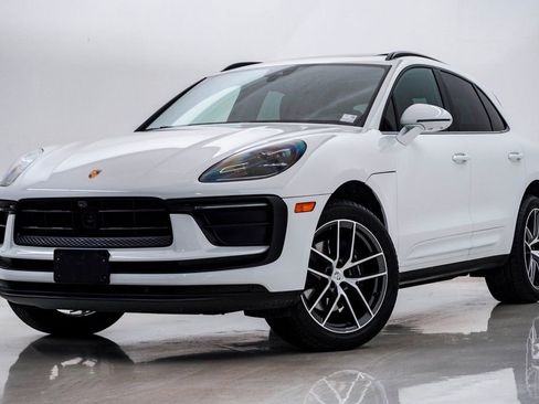 Certified 2025 Porsche Macan AWD/4WD image 1