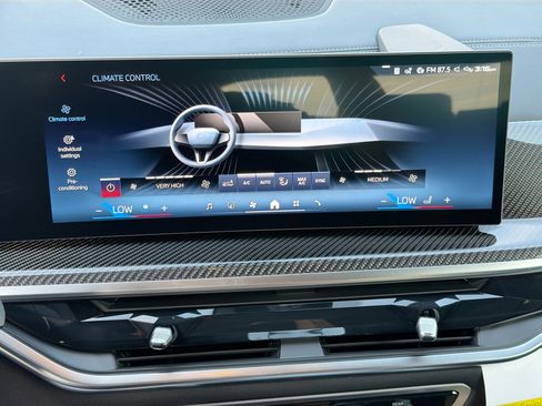 New 2026 BMW X5 M60i image 34