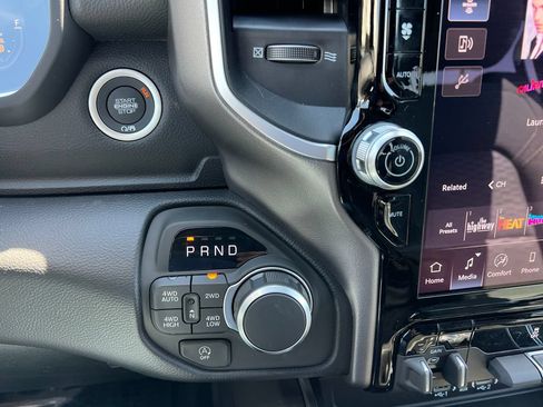 New 2026 RAM 1500 4x4 Crew Cab image 25