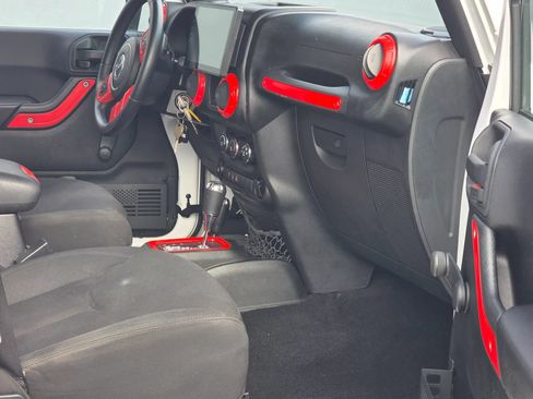 Used 2015 Jeep Wrangler Unlimited Sport w/ Connectivity Group AWD/4WD image 13