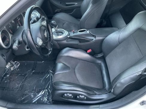 Used 2020 Nissan 370Z Touring Sport image 12