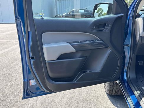 Used 2019 Chevrolet Colorado W/T w/ WT Convenience Package RWD image 5