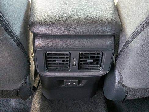 Used 2025 Toyota RAV4 XLE FWD image 16