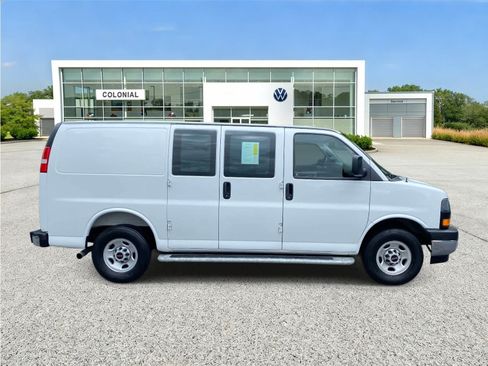 Used 2025 GMC Savana 2500 w/ Driver Convenience Package RWD image 6