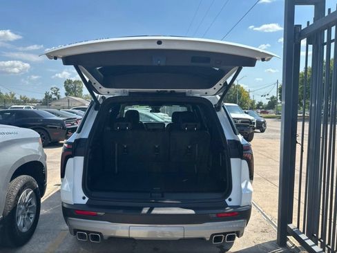 Used 2026 Chevrolet Traverse LT AWD/4WD image 14