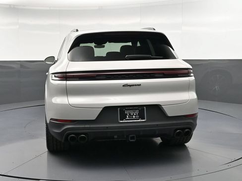 Certified 2026 Porsche Cayenne E-Hybrid AWD/4WD image 7