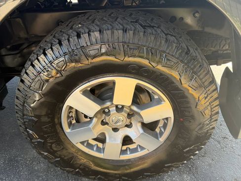 Used 2011 Nissan Frontier PRO-4X AWD/4WD image 29