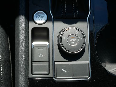 Used 2023 Volkswagen Atlas SE w/ Black Wheel Package image 32