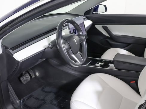 Used 2018 Tesla Model 3 Mid Range image 25