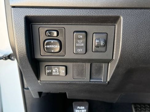 Used 2014 Toyota Tundra SR5 w/ SR5 Upgrade Package RWD image 24