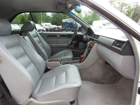 Used 1994 Mercedes-Benz E 320 Convertible image 13
