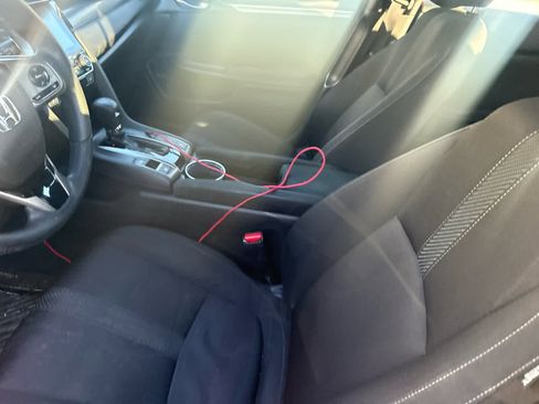 Used 2019 Honda Civic EX image 6