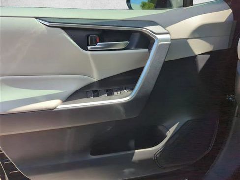 Used 2025 Toyota RAV4 XLE image 10