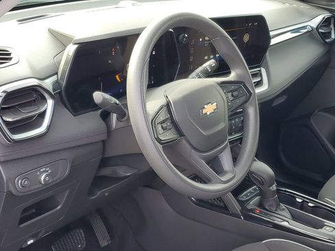 Used 2024 Chevrolet TrailBlazer LT w/ Driver Confidence Package FWD image 7