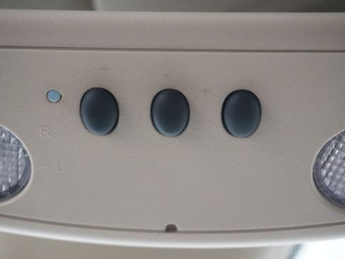 Used 2011 Mercedes-Benz E 350 Sedan image 21