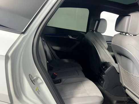 Used 2023 Audi SQ5 Prestige w/ Prestige Package image 28