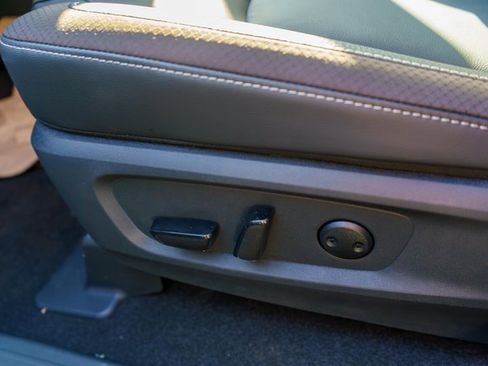 New 2025 Nissan Pathfinder SL image 11