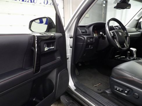 Used 2024 Toyota 4Runner TRD Off-Road Premium image 36