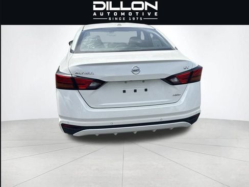 Used 2022 Nissan Altima 2.5 SV AWD/4WD image 9