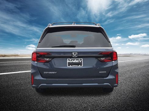 New 2026 Honda Odyssey Touring image 18
