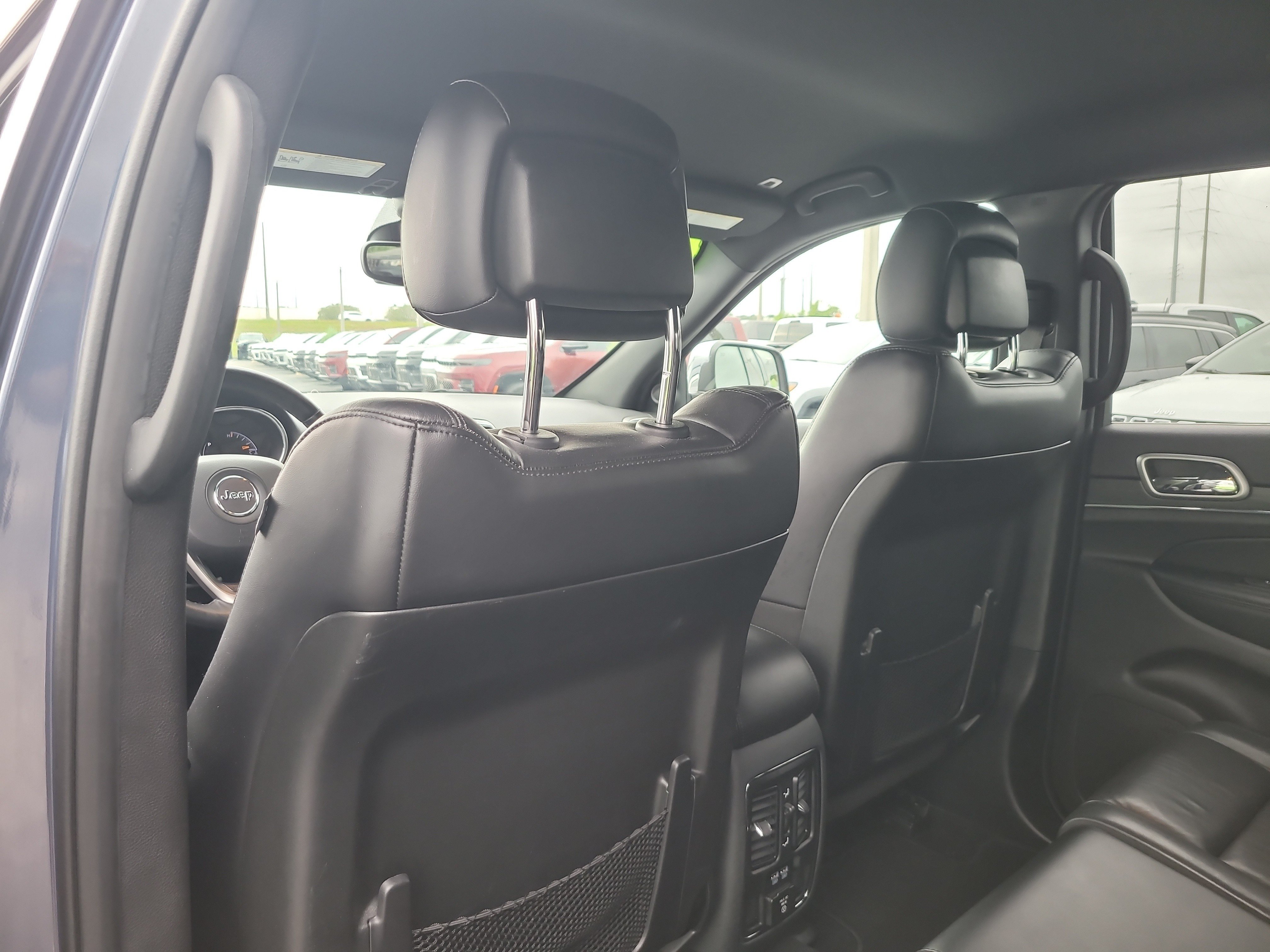 Used 2019 Jeep Grand Cherokee Limited AWD/4WD image 12