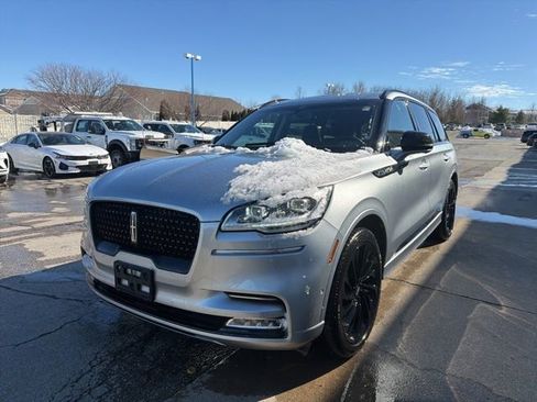 Used 2023 Lincoln Aviator Reserve w/ Equipment Group 201A image 9