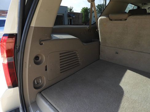 Used 2015 Chevrolet Suburban LT AWD/4WD image 29