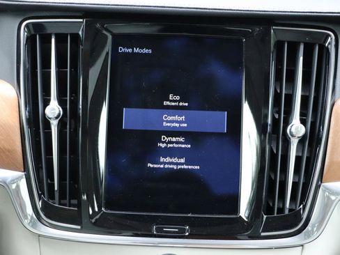 Used 2018 Volvo S90 T6 Inscription w/ Convenience Package AWD/4WD image 14