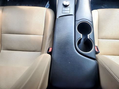 Used 2019 Lexus IS 300 AWD image 26