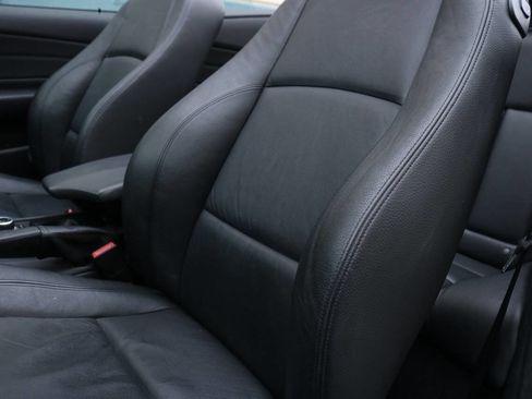 Used 2013 BMW 135i Convertible image 35