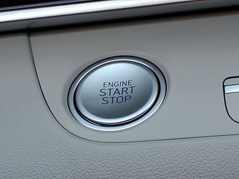 Certified 2025 Hyundai Elantra Limited image 26