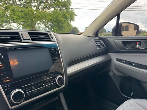 Used 2018 Subaru Legacy 2.5i Premium AWD/4WD image 23