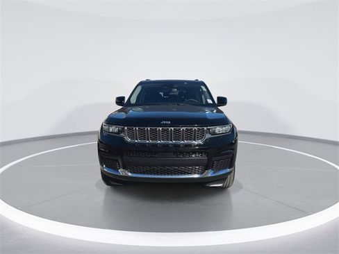 Certified 2023 Jeep Grand Cherokee L Laredo image 3
