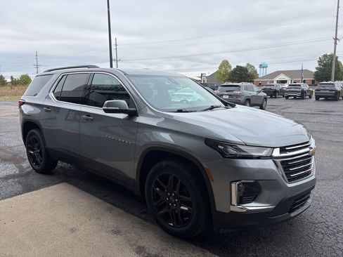 Used 2023 Chevrolet Traverse LT image 7