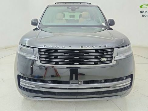 Used 2024 Land Rover Range Rover SE AWD/4WD image 2