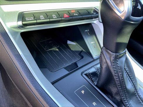 Used 2024 Audi Q3 2.0T Premium image 26