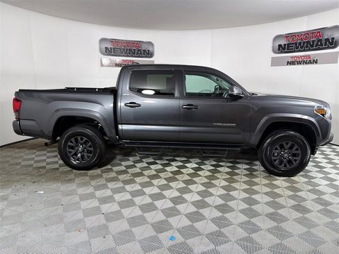 Used 2022 Toyota Tacoma SR5 image 2