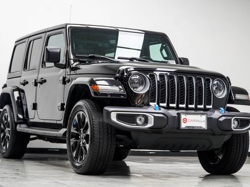Used 2023 Jeep Wrangler Unlimited Sahara w/ Cold Weather Group AWD/4WD image 4