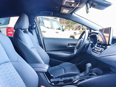 Used 2025 Toyota Corolla SE image 17