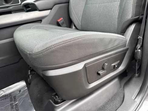 Used 2022 RAM 2500 Big Horn w/ Night Edition AWD/4WD image 15