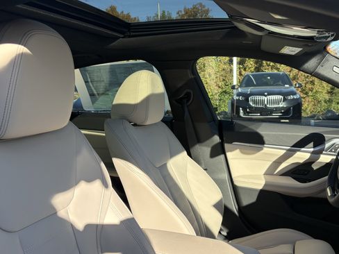 Used 2025 BMW i4 xDrive40i w/ Premium Package image 32