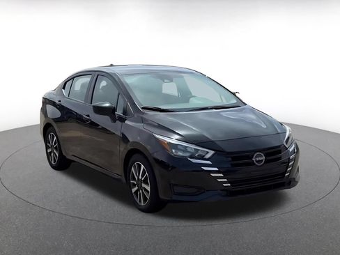 Used 2025 Nissan Versa SV FWD image 3