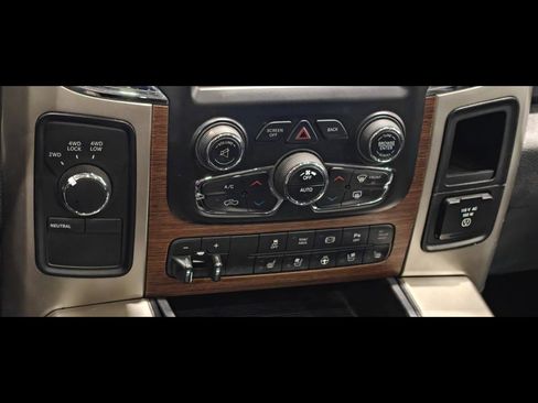 Used 2014 RAM 2500 Laramie w/ Convenience Group AWD/4WD image 8