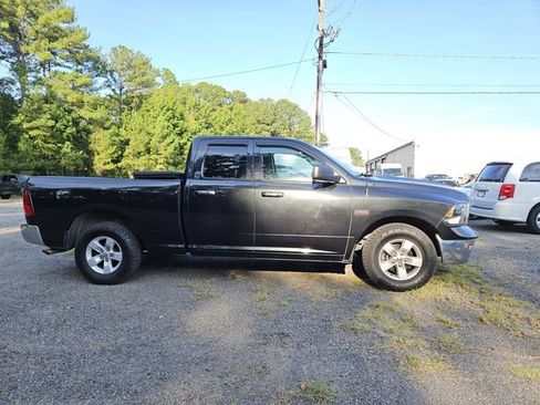 Used 2017 RAM 1500 Classic SLT RWD image 6
