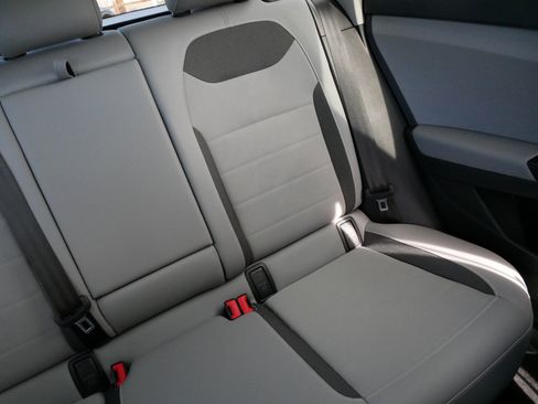 Certified 2023 Volkswagen Taos SE w/ Panoramic Sunroof Package image 14