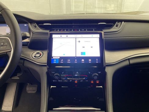 New 2025 Jeep Grand Cherokee L Limited w/ Black Appearance Package image 13