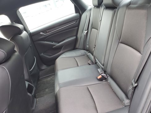 Used 2022 Honda Accord Sport image 29