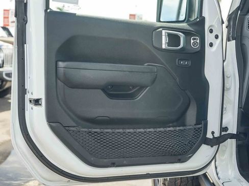 Used 2023 Jeep Wrangler Unlimited w/ Convenience Group image 19