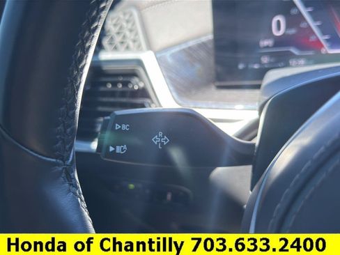 Used 2023 BMW X7 xDrive40i w/ M Sport Package AWD/4WD image 10