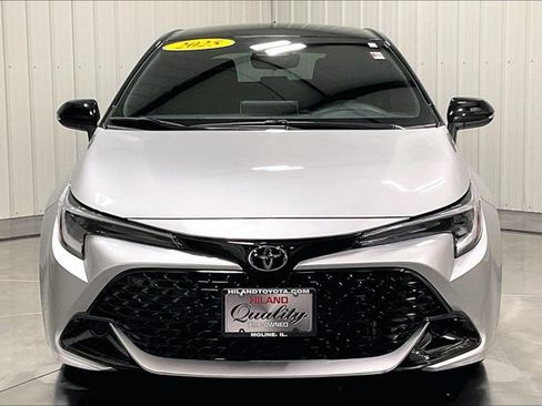 Used 2025 Toyota Corolla SE FWD image 2